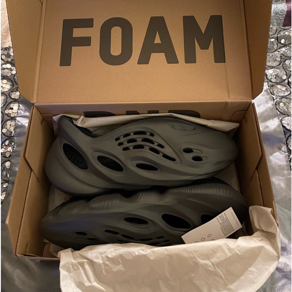 BRAND NEW ONYX YEZZY FOAM RUNNER